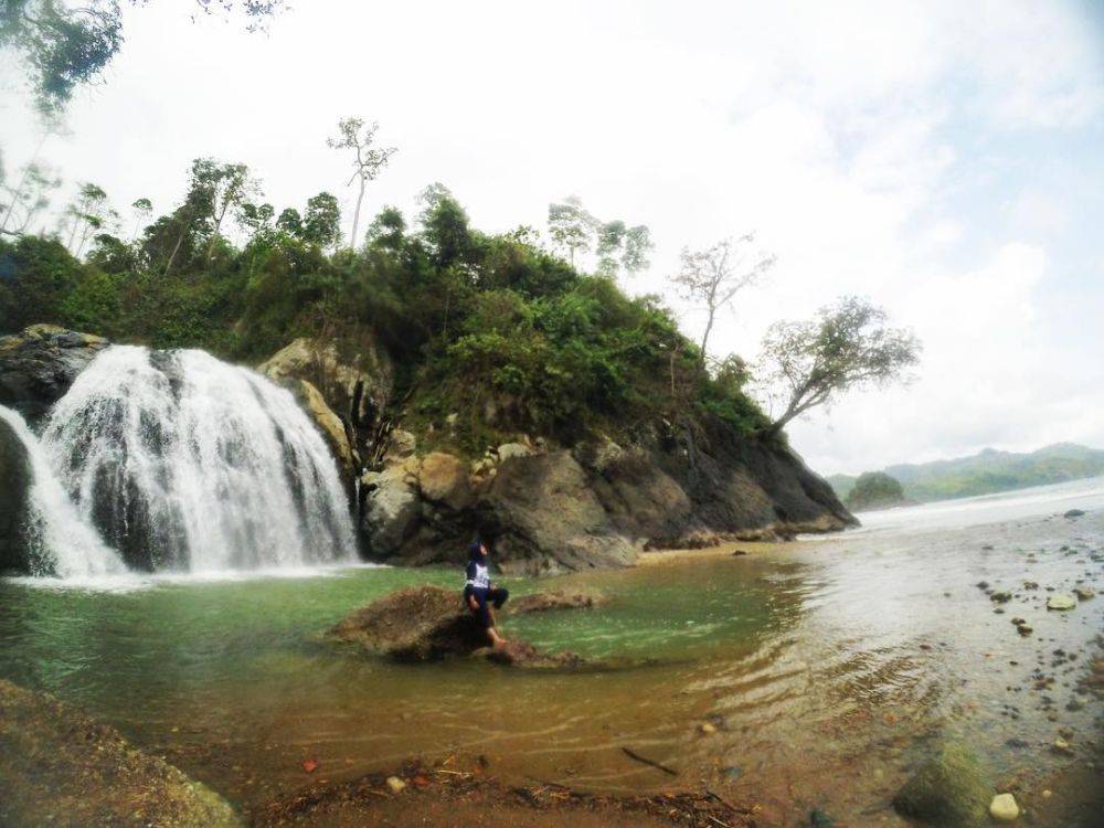 Beach Hopping Seru di Desa Bowele ! Temukan 6 Wisata Alam Malang yang Memukau 3