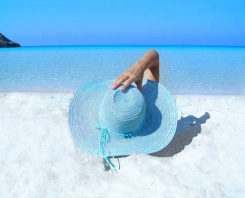 Jangan Abaikan! 6 Tips Traveling Benda yang Wajib Dibawa saat Piknik di Pantai 5