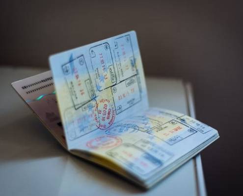 Perbedaan Mendasar Antara Visa dan KITAS Apa yang Harus Kamu Ketahui