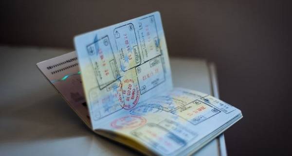 Perbedaan Mendasar Antara Visa dan KITAS Apa yang Harus Kamu Ketahui