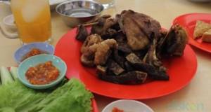 5 Restoran Rumah Joglo Solo Tawarkan Suasana Jawa Yang Menawan! 4