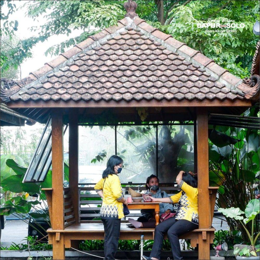 5 Restoran Rumah Joglo Solo Tawarkan Suasana Jawa Yang Menawan! 5