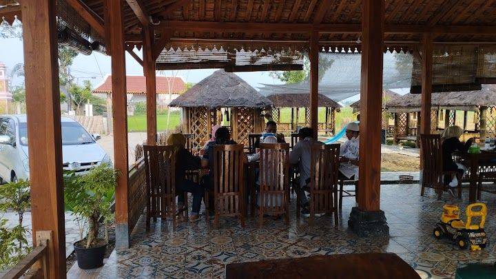 5 Restoran Rumah Joglo Solo Tawarkan Suasana Jawa Yang Menawan!