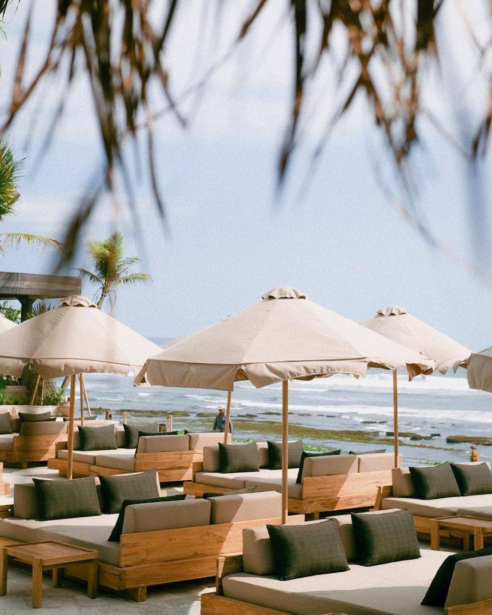 5 Sunset Bar Bali Terpopuler Paling Hits untuk Chill Out 5