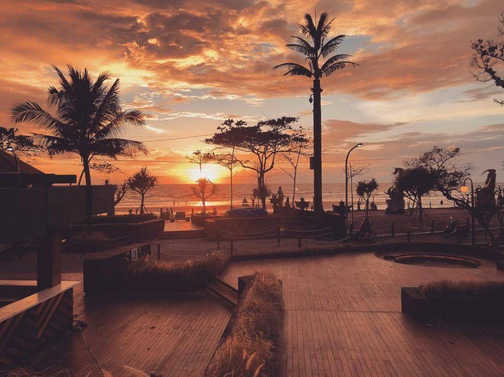 5 Sunset Bar Bali Terpopuler Paling Hits untuk Chill Out