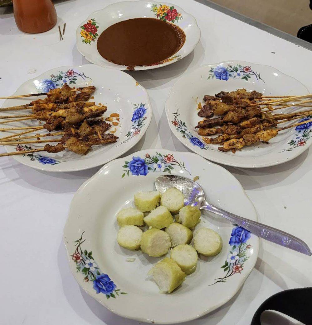 5 Tempat Makan Sate Bandung Dengan Rasa Dan Porsi Yang Memuaskan