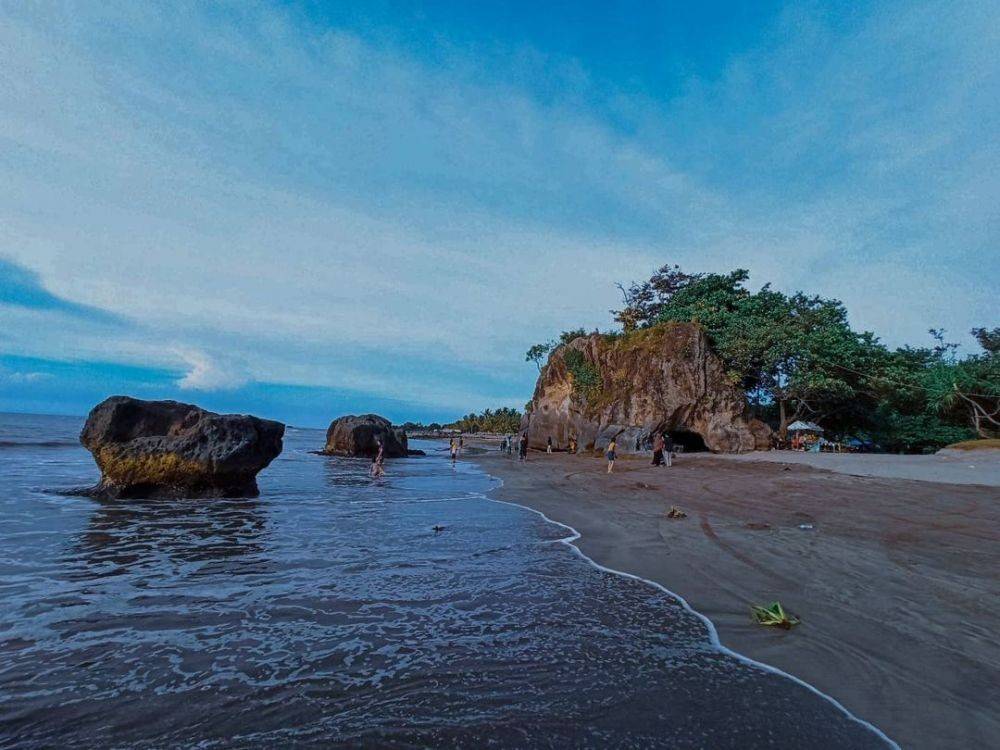 7 Rekomendasi Wisata Pantai Serang Banten Terindah Untuk Liburan Akhir Pekan yang Mengagumkan 3