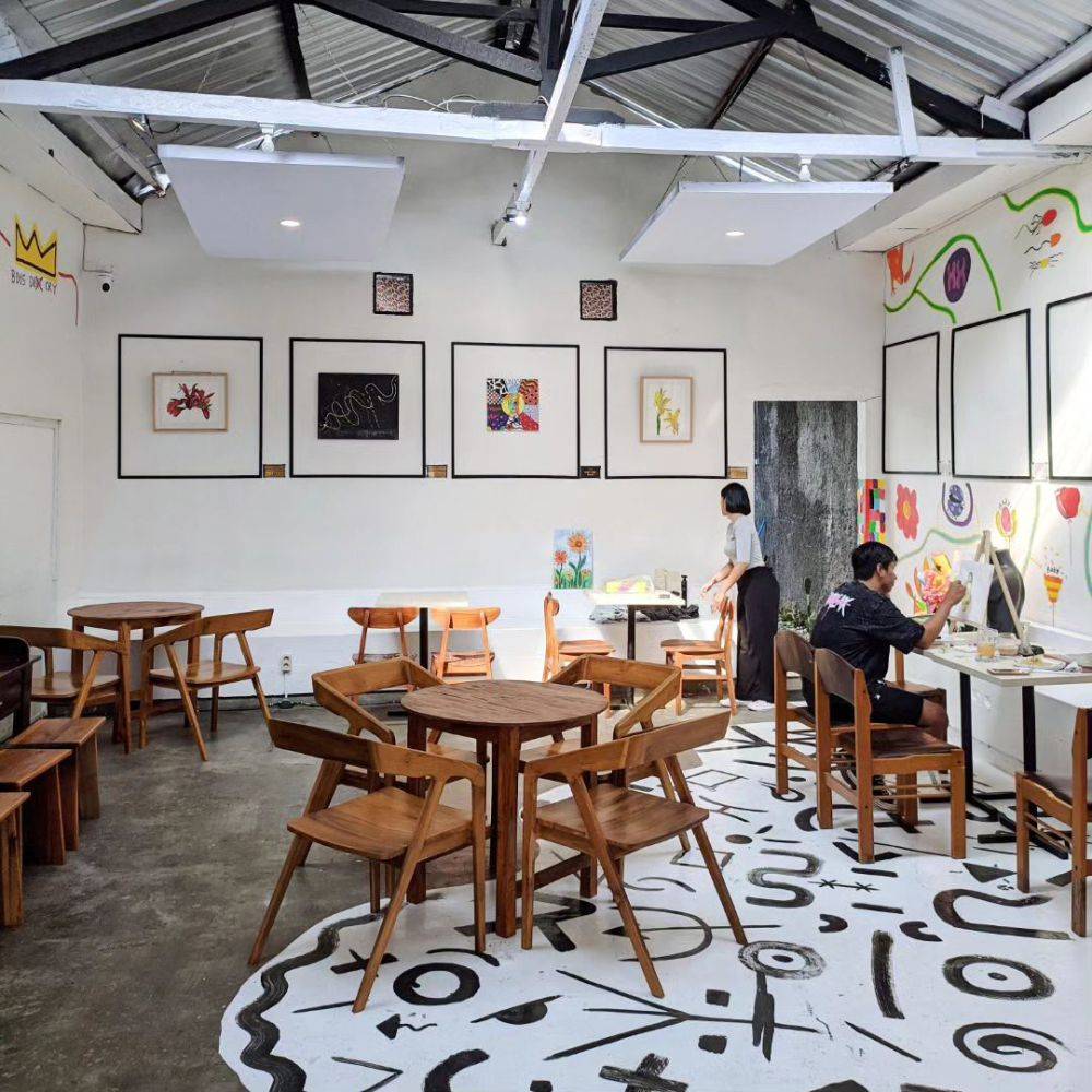 Art Cafe Aestetik Malang yang Cocok untuk Nongkrong dan Bersantai 2
