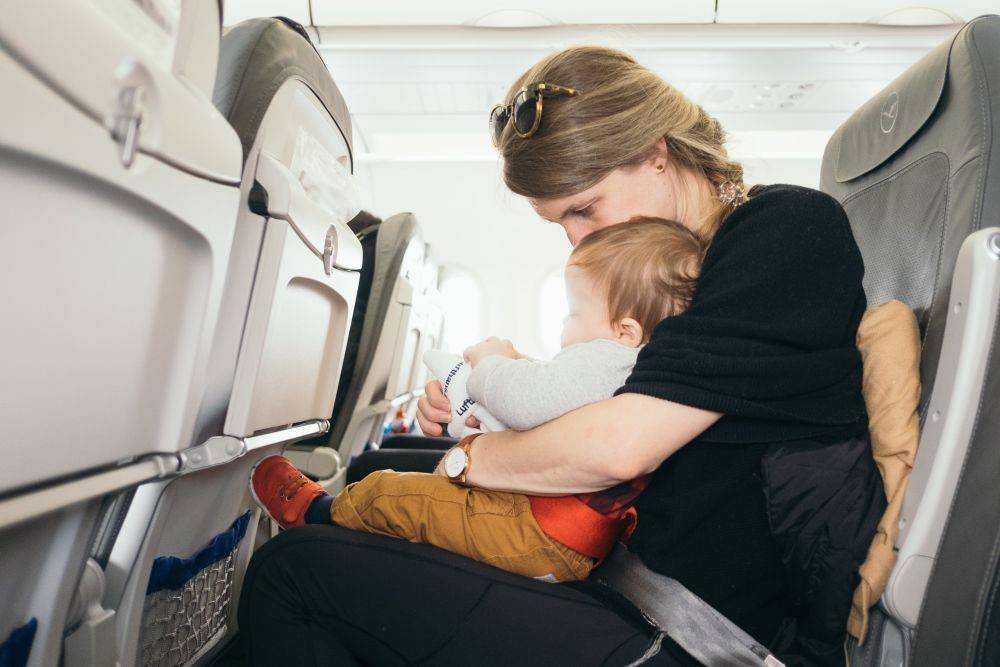 Syarat Naik Pesawat untuk Bayi 5 Hal yang Harus Anda Ketahui Sebagai Orangtua 2