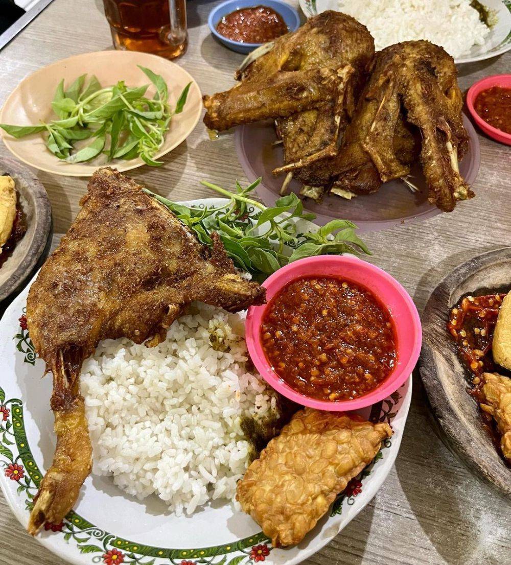 10 Restoran Bebek Surabaya Terlezat Yang Wajib Kamu Coba ! 9