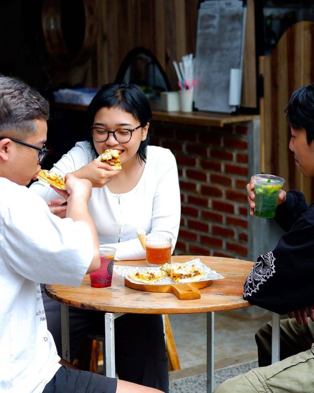5 Kafe Tasikmalaya Terdekat dari Stasiun Yang Cocok Untuk Ngopi Ddan Bersantai 2