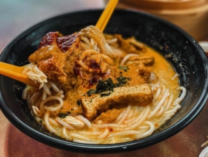 5 Tempat Makan Laksa Singapura Terbaik Yang Dijamin Enak!