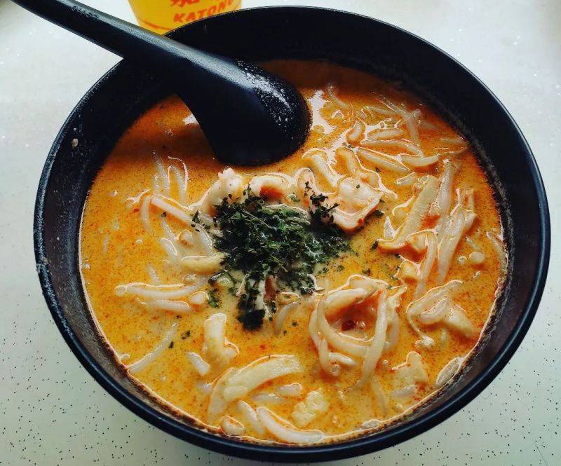 5 Tempat Makan Laksa Singapura Terbaik Yang Dijamin Enak!