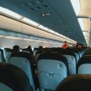 5 Tips Traveling Naik Pesawat Tetap Nyaman dan Lancar Saat Liburan