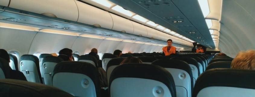 5 Tips Traveling Naik Pesawat Tetap Nyaman dan Lancar Saat Liburan