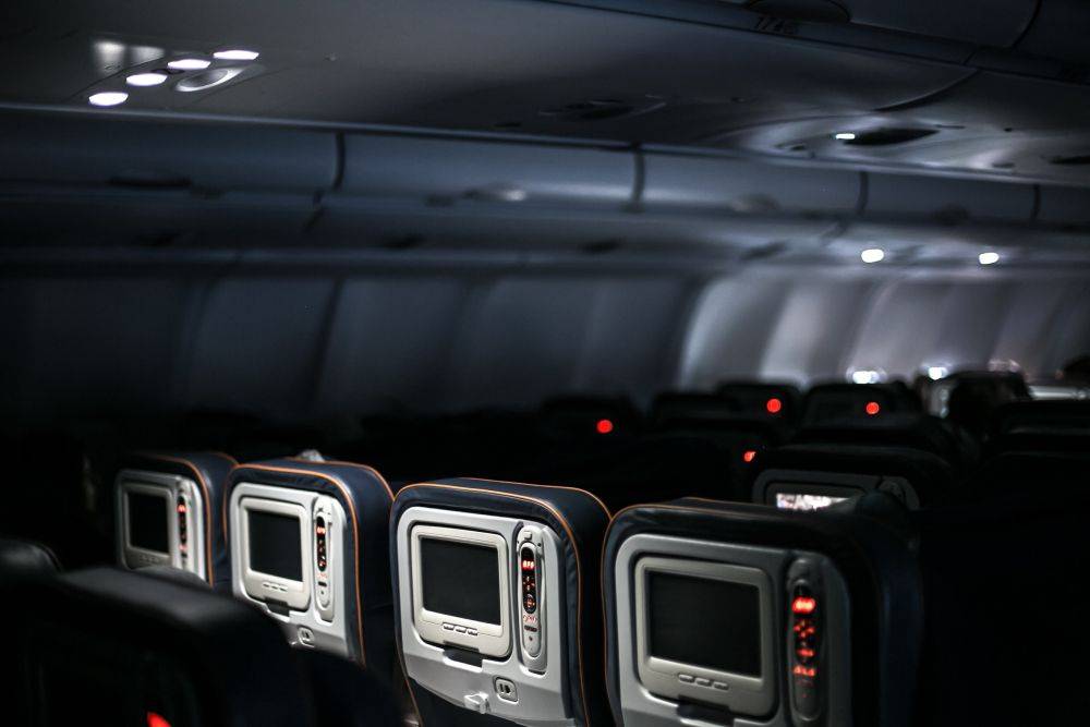 5 Tips Traveling Terbaik untuk Menikmati Kursi Tengah di Pesawat dengan Nyaman 5