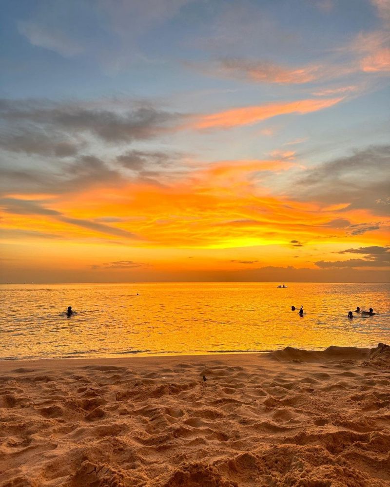 5 Wisata Pantai Phuket yang Menawarkan Sunset Paling Indah 4